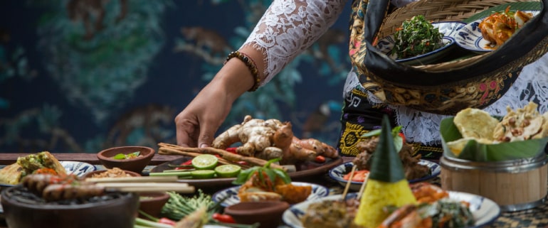 A-Foodies-Guide-to-Bali-Culinary-Delights-Near-Beautiful-Bali-Villas-min.jpg