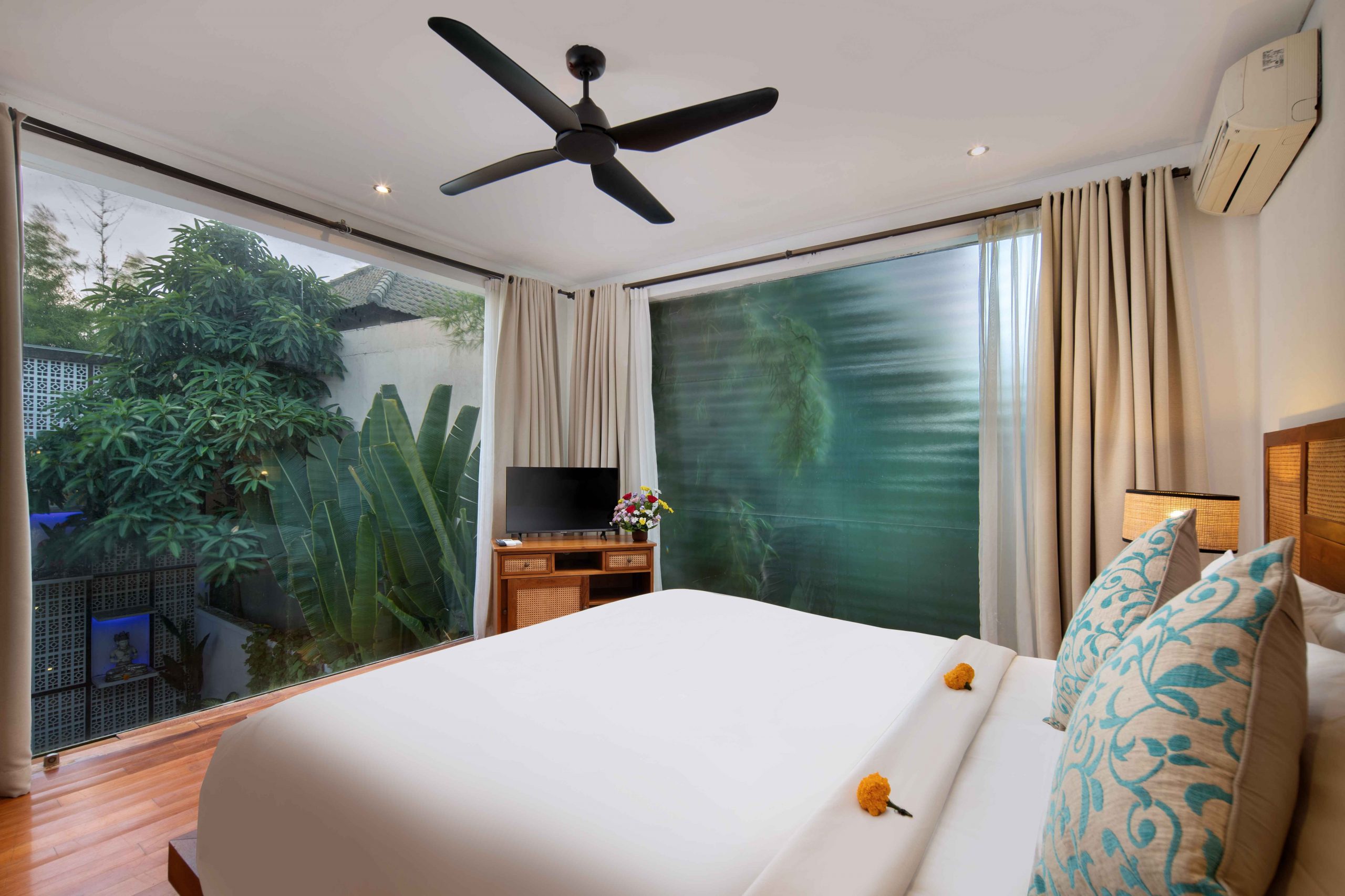 Three Bedroom Private Pool Villas In Legian , Bali
